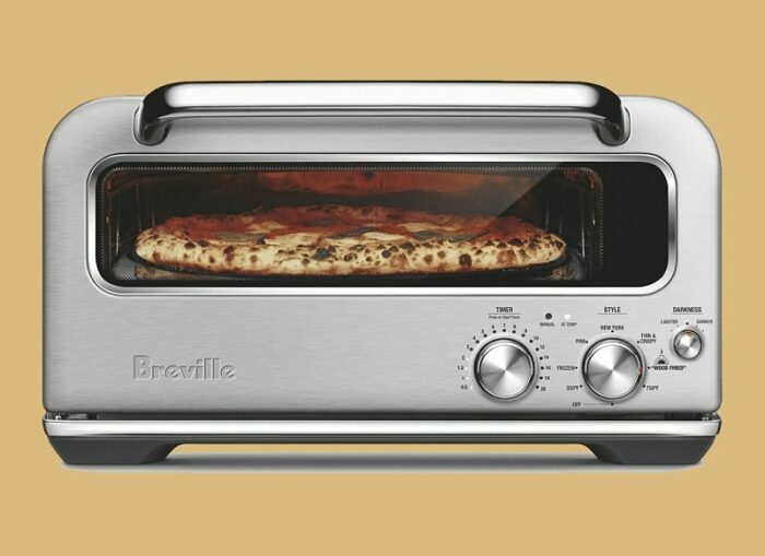 Breville pizza oven in action